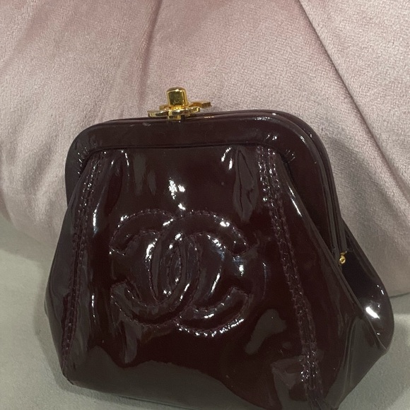 Rare🔥Chanel vintage burgundy 24k gold plated kisslock cc pouch - Picture 3 of 7